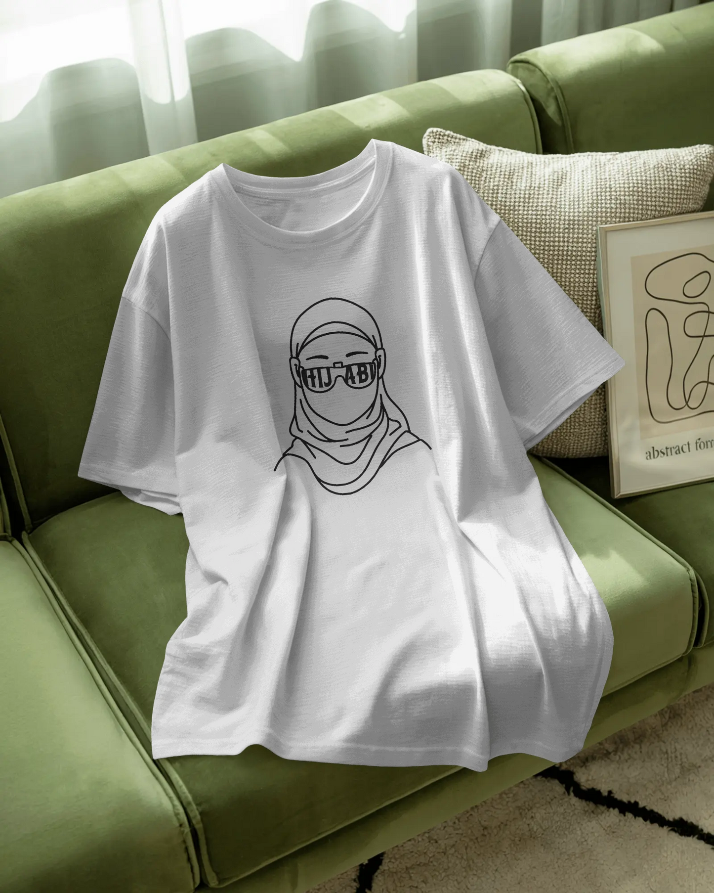 Hijabi - Graphic - Regular Fit Tshirt