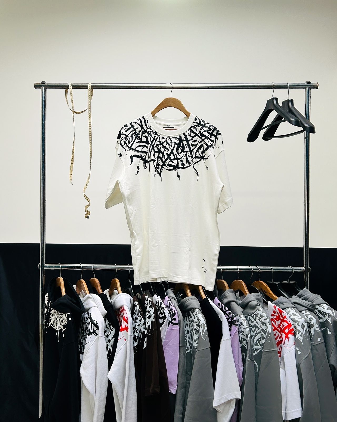 Tshirt - Regular Fit - Guldasta - A neck adorned garment