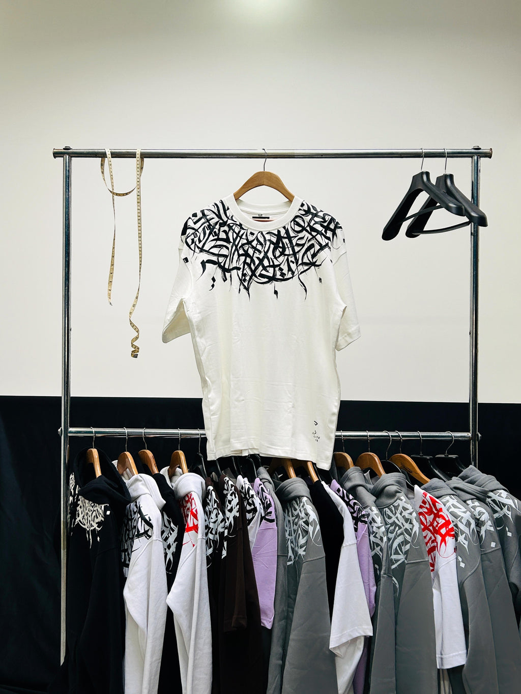 Tshirt - Regular Fit - Guldasta - A neck adorned garment