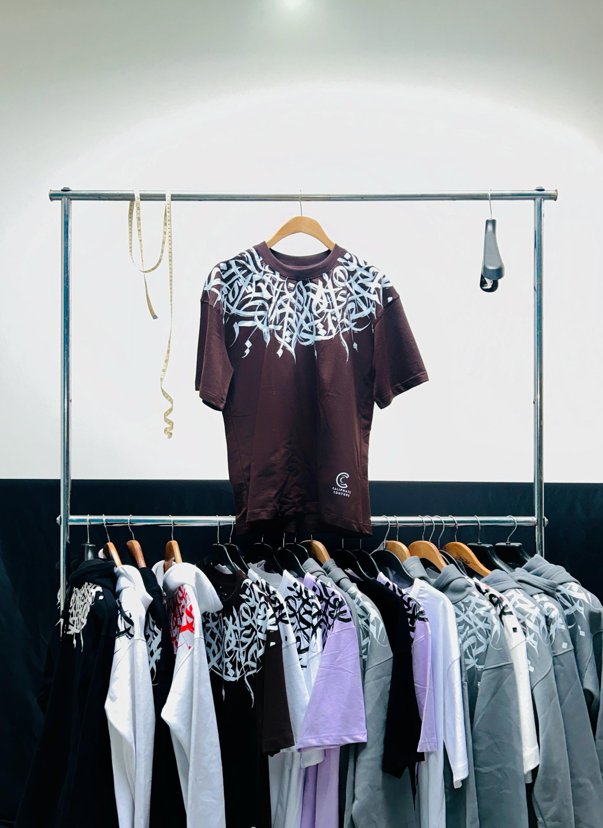 Tshirt - Regular Fit - Guldasta - A neck adorned garment