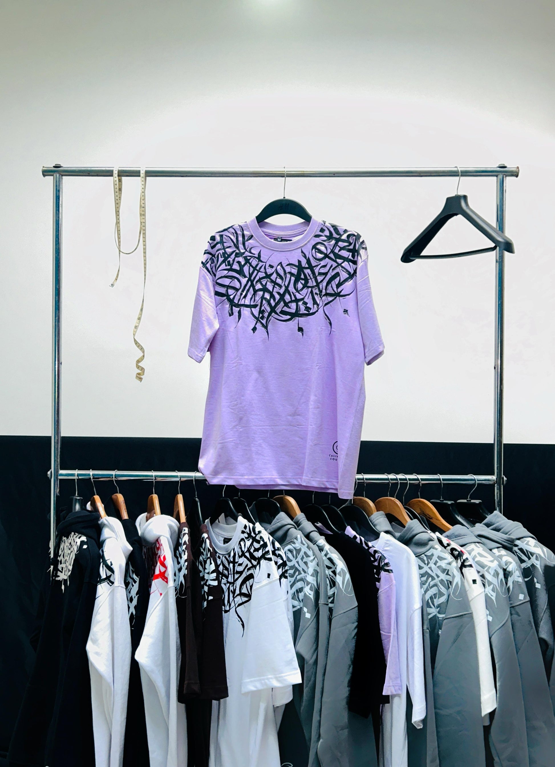 Tshirt - Regular Fit - Guldasta - A neck adorned garment